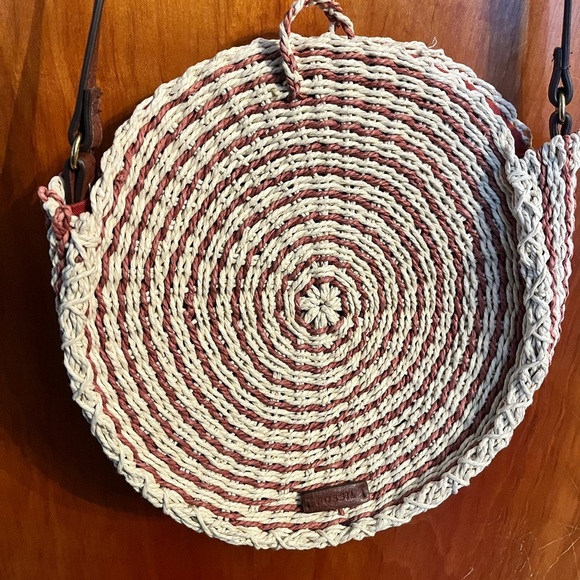 Fossil Faye Crossbody Leather Woven Straw Pom Pom Canteen ZB7743805 - Picture 2 of 6